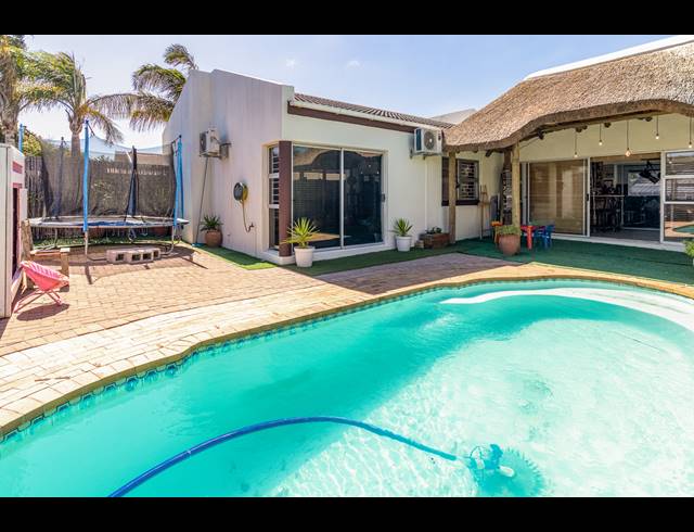 4 BEDROOM FREEHOLD FOR SALE IN PARKLANDS